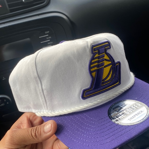 Bb - Picture 1 of 12